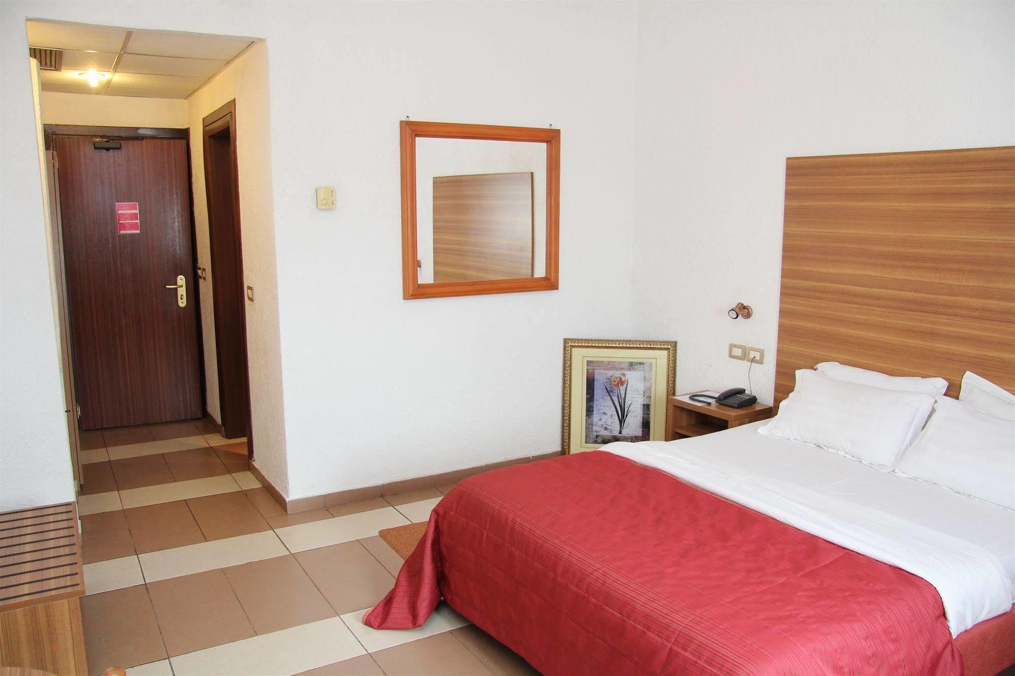 Hotel Franco Yaounde Yaoundé Exterior foto