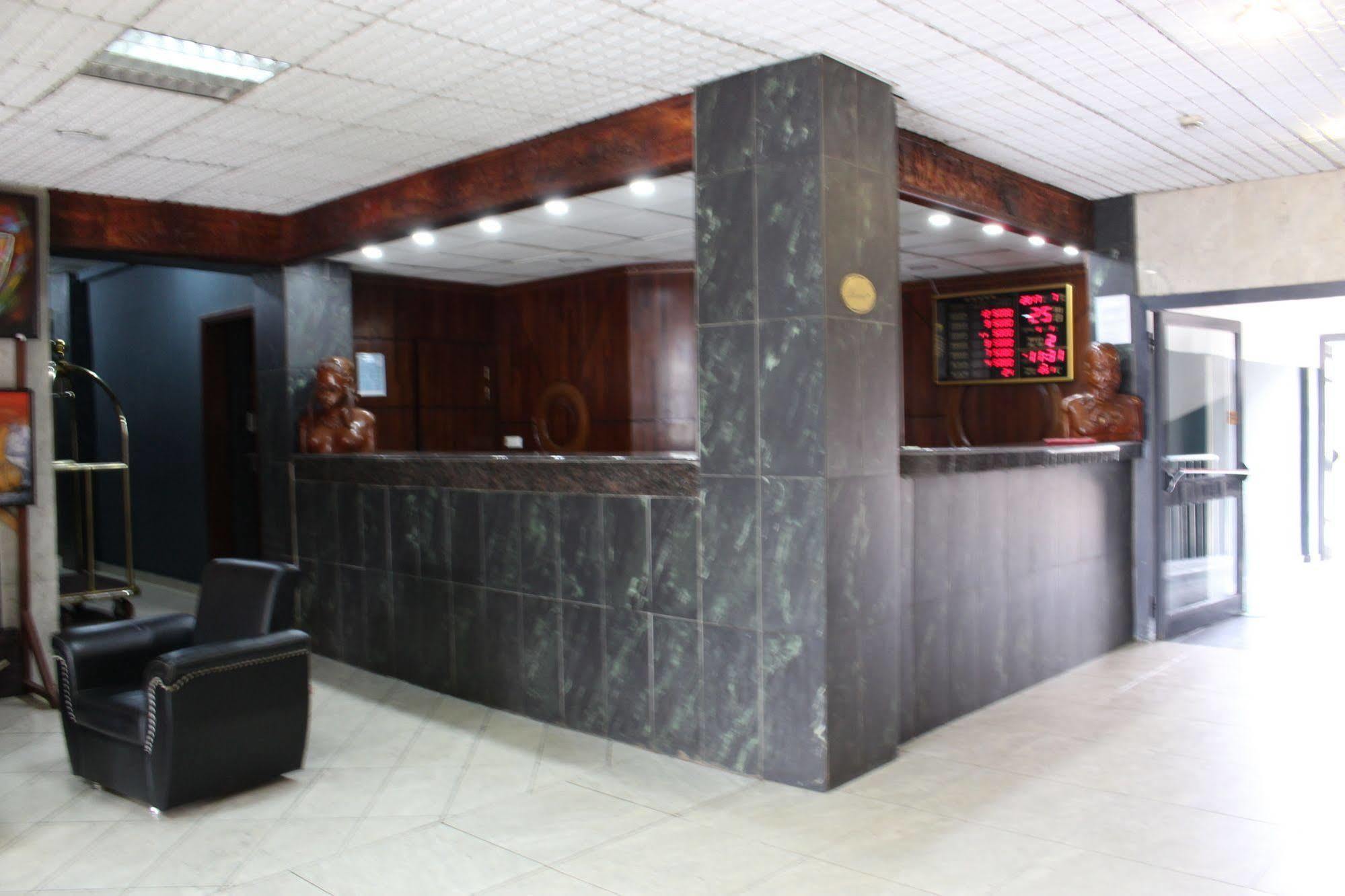 Hotel Franco Yaounde Yaoundé Exterior foto